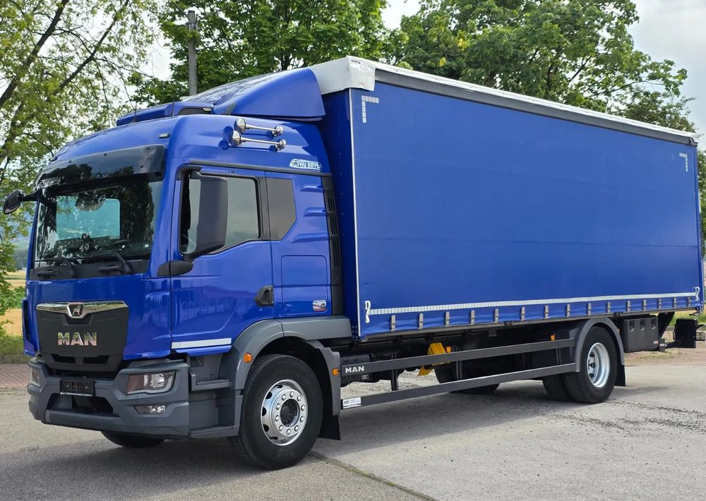MAN TGM 18.320 / 18.290 / NOWY MODEL / E6 / 20PALET / 9200 ŁADOWNOŚĆ / SERWISOWANY / NISKI PRZEBIEG / WINDA / FIRANKA / SPROWADZONY / 2021 / NISKI PRZEBIEG /PIERWSZY WŁAŚCICIEL/ - Camion cu prelată: Foto 2 MAN TGM 18.320 / 18.290 / NOWY MODEL / E6 / 20PALET / 9200 ŁADOWNOŚĆ / SERWISOWANY / NISKI PRZEBIEG / WINDA / FIRANKA / SPROWADZONY / 2021 / NISKI PRZEBIEG /PIERWSZY WŁAŚCICIEL/ - Camion cu prelată: Foto 2