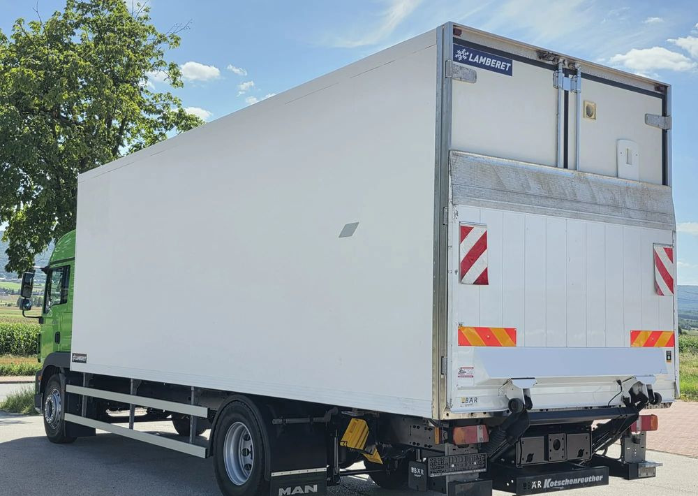 MAN TGM 18.340 / 18.290 / 15.290 / IZOTERMA / WINDA / 19PALET /E6 / SPROWADZONY / AUTOMAT / SYPIALKA / PIERWSZY WŁAŚCICIEL - Camion frigider: Foto 3 MAN TGM 18.340 / 18.290 / 15.290 / IZOTERMA / WINDA / 19PALET /E6 / SPROWADZONY / AUTOMAT / SYPIALKA / PIERWSZY WŁAŚCICIEL - Camion frigider: Foto 3