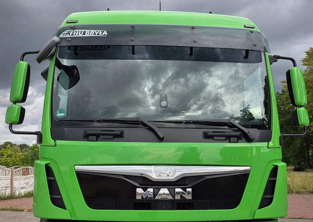 MAN TGM 18.340 / 18.290 / E6 / NISKI PRZEBIEG / 2016 / SERWISOWANY / ROZSTAW OSI 5.7M / RAMA DO ZABUDOWY / SYPIALKA / STAN BARDZO DOBRY / AUTOMAT - Camion cu prelată: Foto 4 MAN TGM 18.340 / 18.290 / E6 / NISKI PRZEBIEG / 2016 / SERWISOWANY / ROZSTAW OSI 5.7M / RAMA DO ZABUDOWY / SYPIALKA / STAN BARDZO DOBRY / AUTOMAT - Camion cu prelată: Foto 4