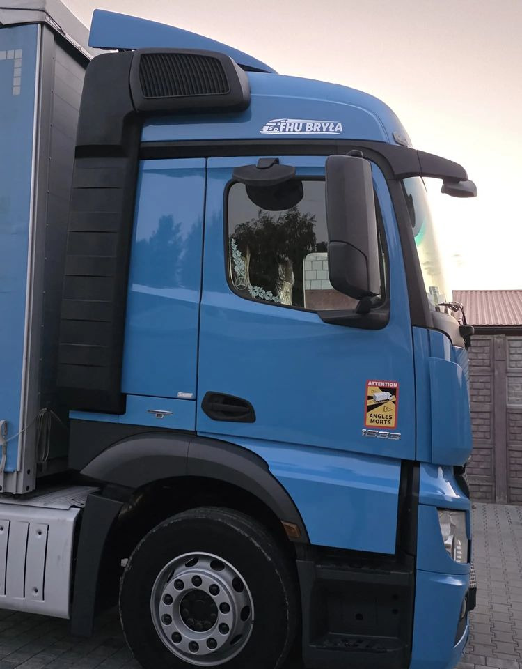 Mercedes-Benz ACTROS 1833 / FIRANKA/ WINDA / 22PALETY / 8760 ŁADOWNOŚĆ / AUTOMAT / DUŻY SILNIK / SYPIALKA / - Camion cu prelată: Foto 4 Mercedes-Benz ACTROS 1833 / FIRANKA/ WINDA / 22PALETY / 8760 ŁADOWNOŚĆ / AUTOMAT / DUŻY SILNIK / SYPIALKA / - Camion cu prelată: Foto 4