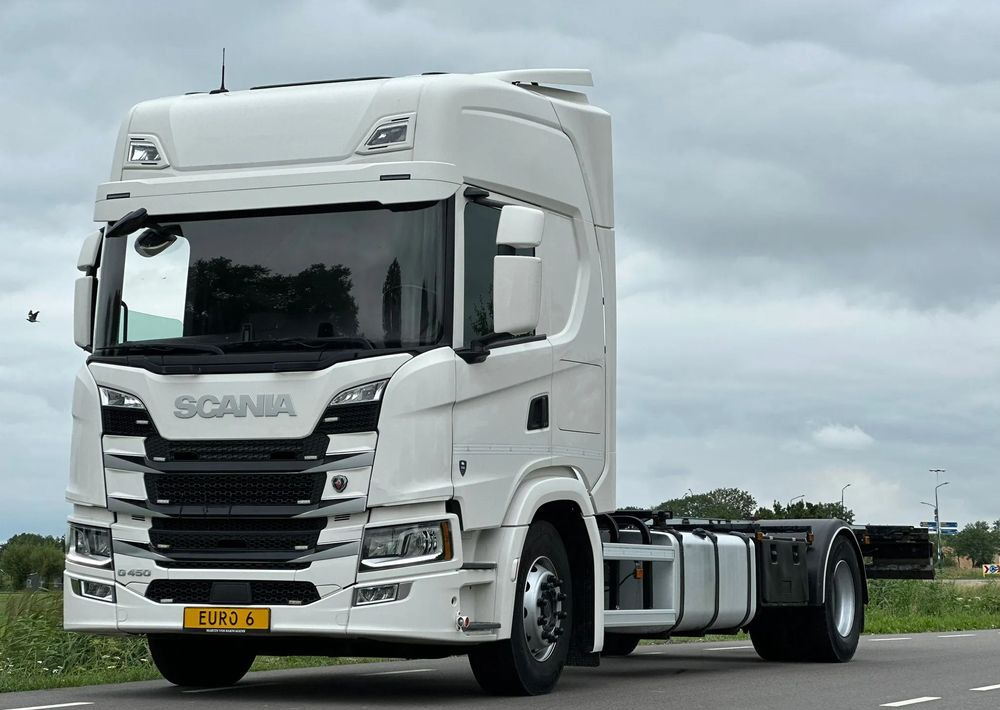 Scania G450 / G410 / BDF / RAMA / E6 / CAŁA NA PODUSZKACH / ROZSTAW OSI 5.5M / LAWETA / DO ŻYWCA / DO BYDŁA / SKÓRY / DO ZABUDOWY / SPROWADZONA - Camion şasiu: Foto 1 Scania G450 / G410 / BDF / RAMA / E6 / CAŁA NA PODUSZKACH / ROZSTAW OSI 5.5M / LAWETA / DO ŻYWCA / DO BYDŁA / SKÓRY / DO ZABUDOWY / SPROWADZONA - Camion şasiu: Foto 1