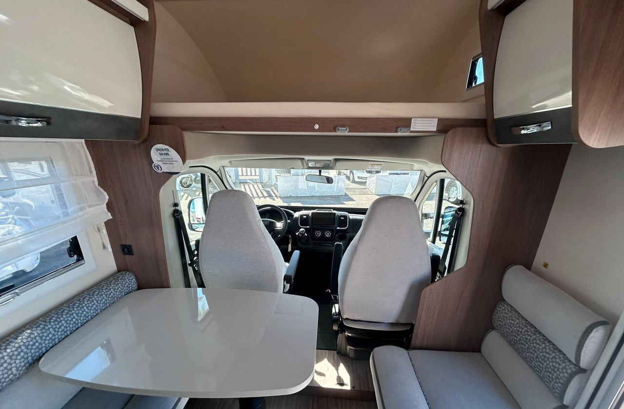 Elnagh BARON 65 - Autorulotă alkov: Foto 4 Elnagh BARON 65 - Autorulotă alkov: Foto 4