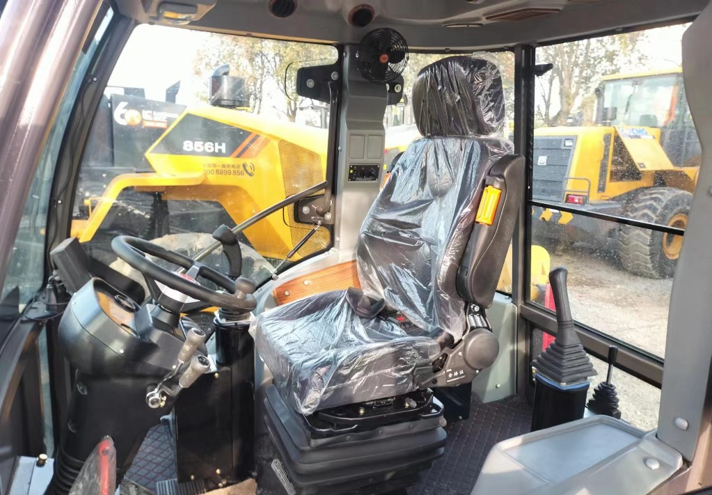 CAT 420 F Caterpillar 420F backhoe loader - Buldoexcavator: Foto 4 CAT 420 F Caterpillar 420F backhoe loader - Buldoexcavator: Foto 4