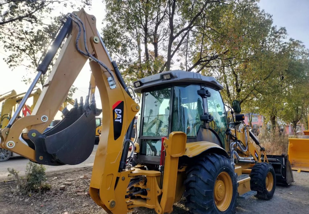 CAT 420 F Caterpillar 420F backhoe loader - Buldoexcavator: Foto 2 CAT 420 F Caterpillar 420F backhoe loader - Buldoexcavator: Foto 2