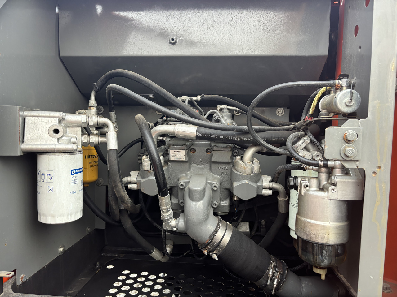 Hitachi Zx200-3 - Excavator pe şenile: Foto 3 Hitachi Zx200-3 - Excavator pe şenile: Foto 3