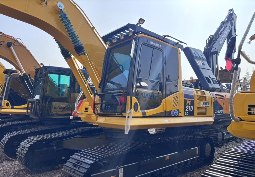 Komatsu PC 210 LC-8 - Excavator pe şenile: Foto 1 Komatsu PC 210 LC-8 - Excavator pe şenile: Foto 1