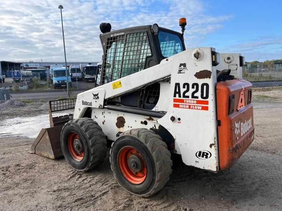 Bobcat A 220 - Mini încărcător: Foto 4 Bobcat A 220 - Mini încărcător: Foto 4