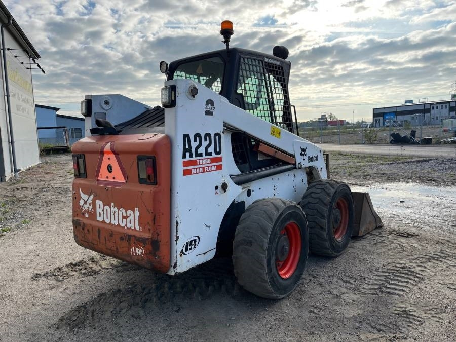 Bobcat A 220 - Mini încărcător: Foto 3 Bobcat A 220 - Mini încărcător: Foto 3