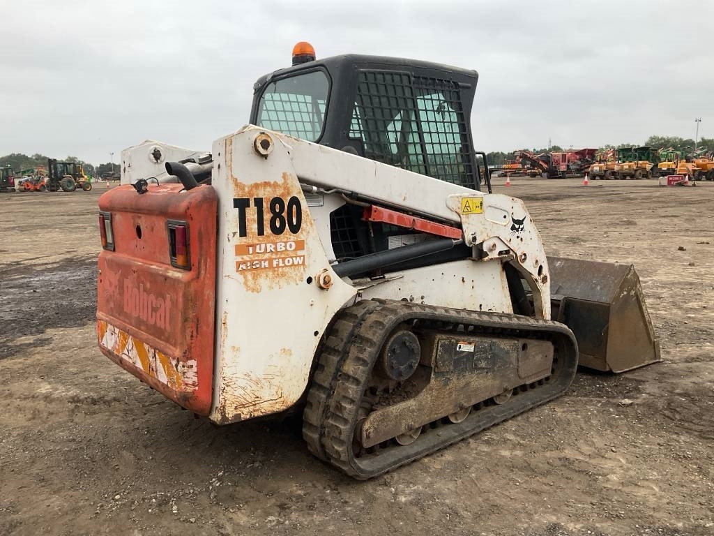 Bobcat T 180 - Mini încărcător: Foto 4 Bobcat T 180 - Mini încărcător: Foto 4