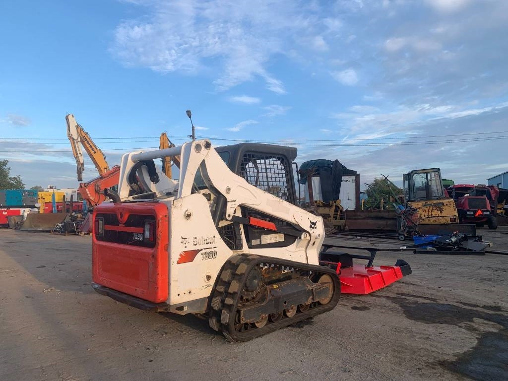 Bobcat T 590 - Mini încărcător: Foto 4 Bobcat T 590 - Mini încărcător: Foto 4