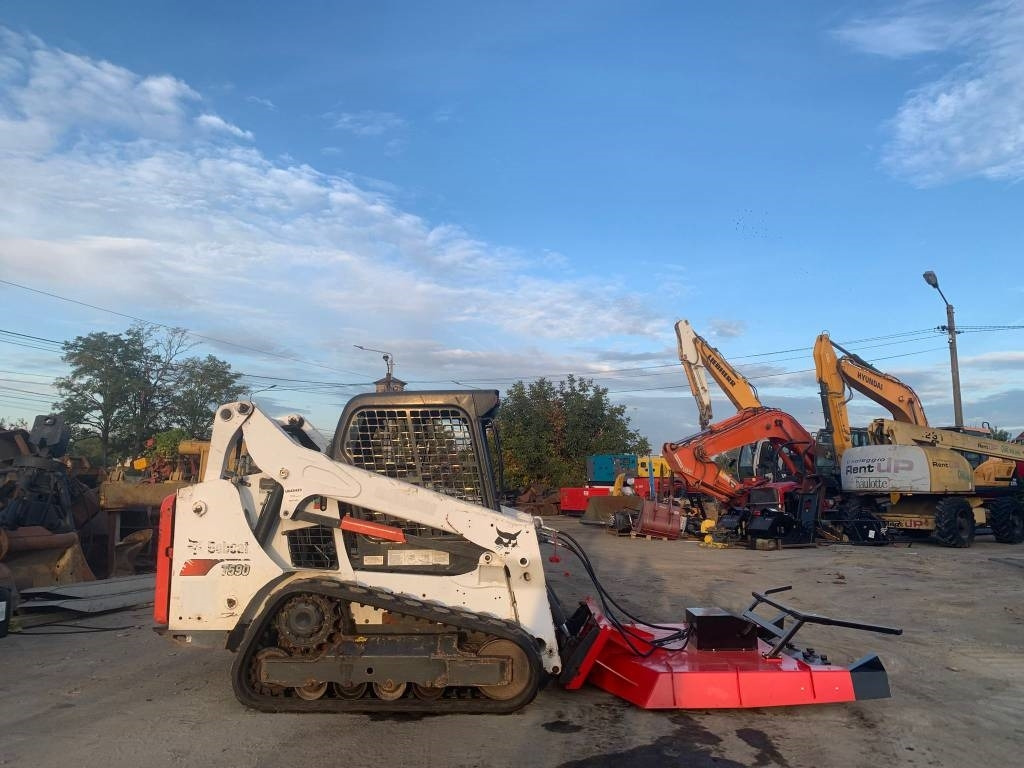 Bobcat T 590 - Mini încărcător: Foto 5 Bobcat T 590 - Mini încărcător: Foto 5