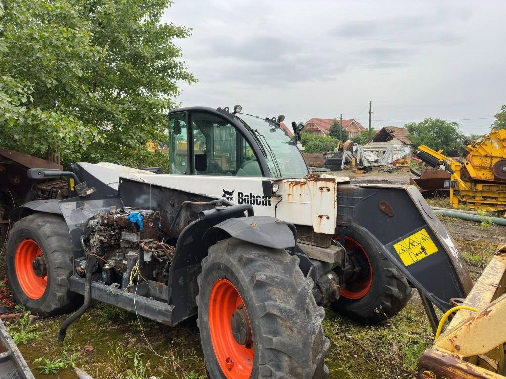 Bobcat TL 470 FOR PARTS OR COMPLETE - Stivuitor telescopic: Foto 4 Bobcat TL 470 FOR PARTS OR COMPLETE - Stivuitor telescopic: Foto 4