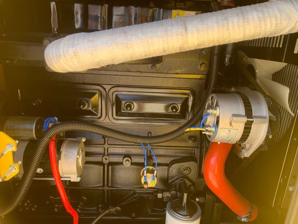 Compal VG-R30 Compal VG-R30 - Generator electric: Foto 5 Compal VG-R30 Compal VG-R30 - Generator electric: Foto 5