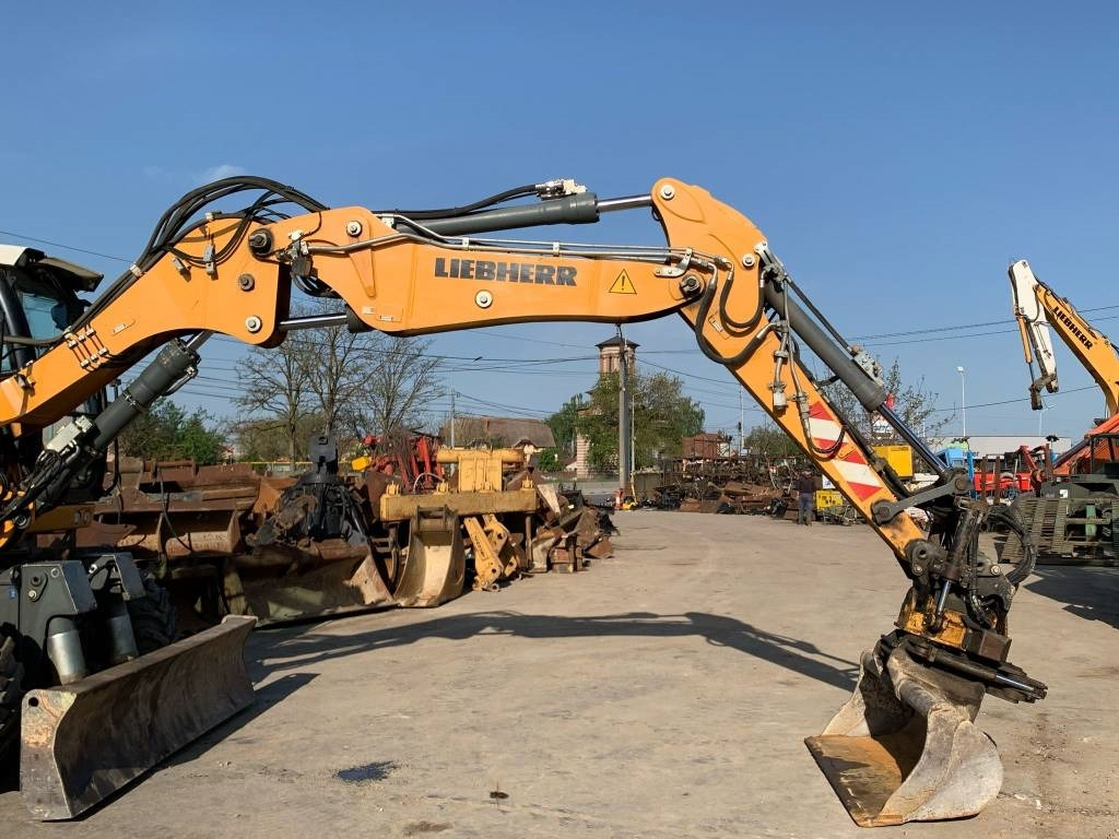 Liebherr A912 Compact+Engcon Rototilt - Excavator pe roţi: Foto 5 Liebherr A912 Compact+Engcon Rototilt - Excavator pe roţi: Foto 5