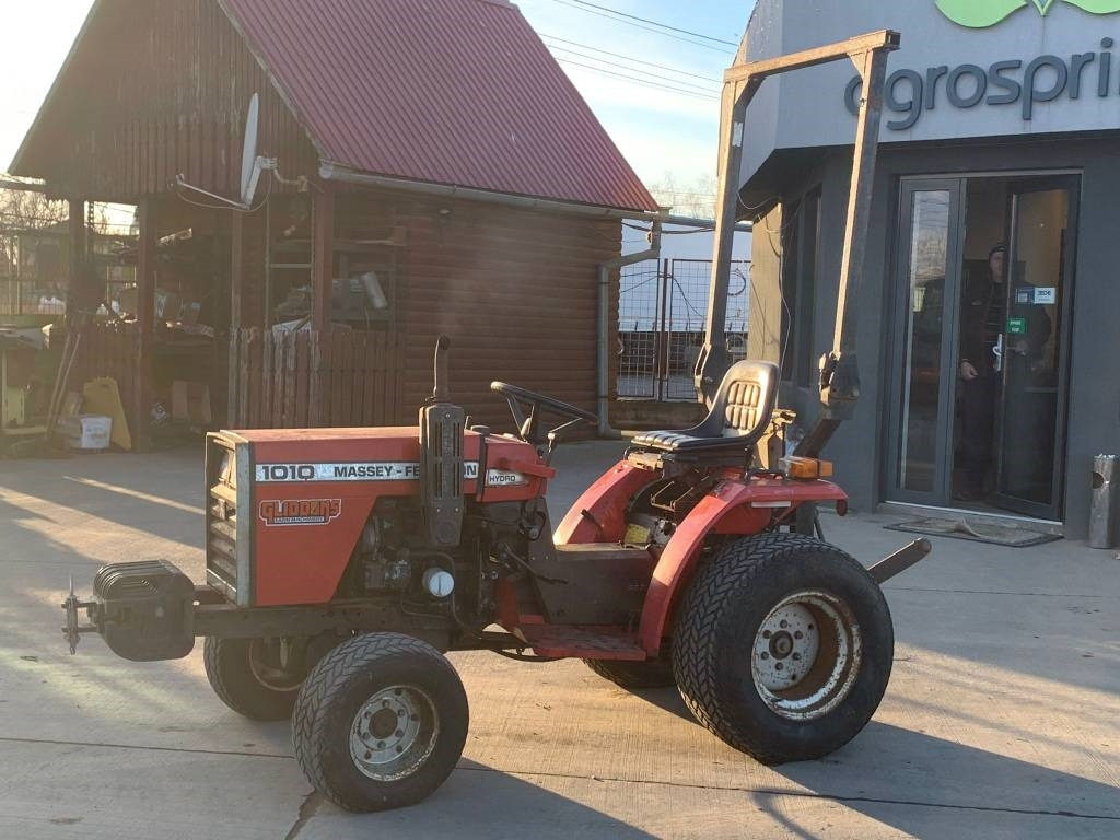 Massey Ferguson 1010 - Tractor agricol: Foto 5 Massey Ferguson 1010 - Tractor agricol: Foto 5
