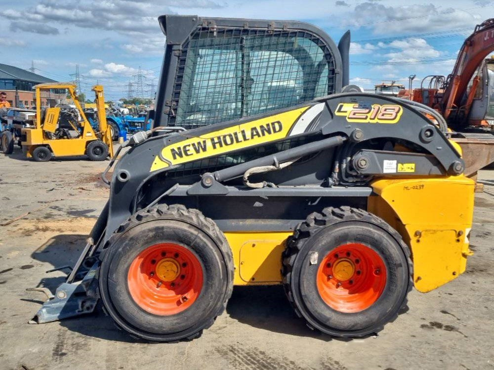 New Holland L 218 - Mini încărcător: Foto 2 New Holland L 218 - Mini încărcător: Foto 2