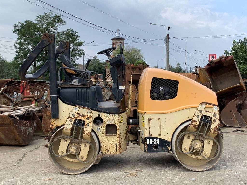 Volvo DD 24 - Cilindru compactor pentru asfalt: Foto 5 Volvo DD 24 - Cilindru compactor pentru asfalt: Foto 5
