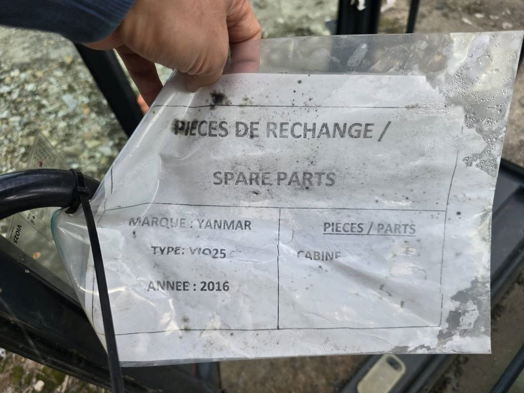 Yanmar Vio 25 Cabine - Cabină pentru Utilaje constructii: Foto 4 Yanmar Vio 25 Cabine - Cabină pentru Utilaje constructii: Foto 4