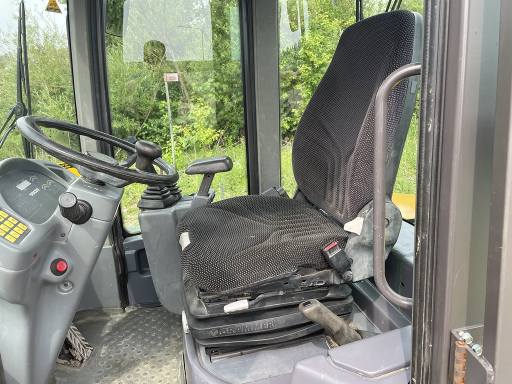 Volvo L30B PRO - Încărcător frontal pe pneuri: Foto 4 Volvo L30B PRO - Încărcător frontal pe pneuri: Foto 4