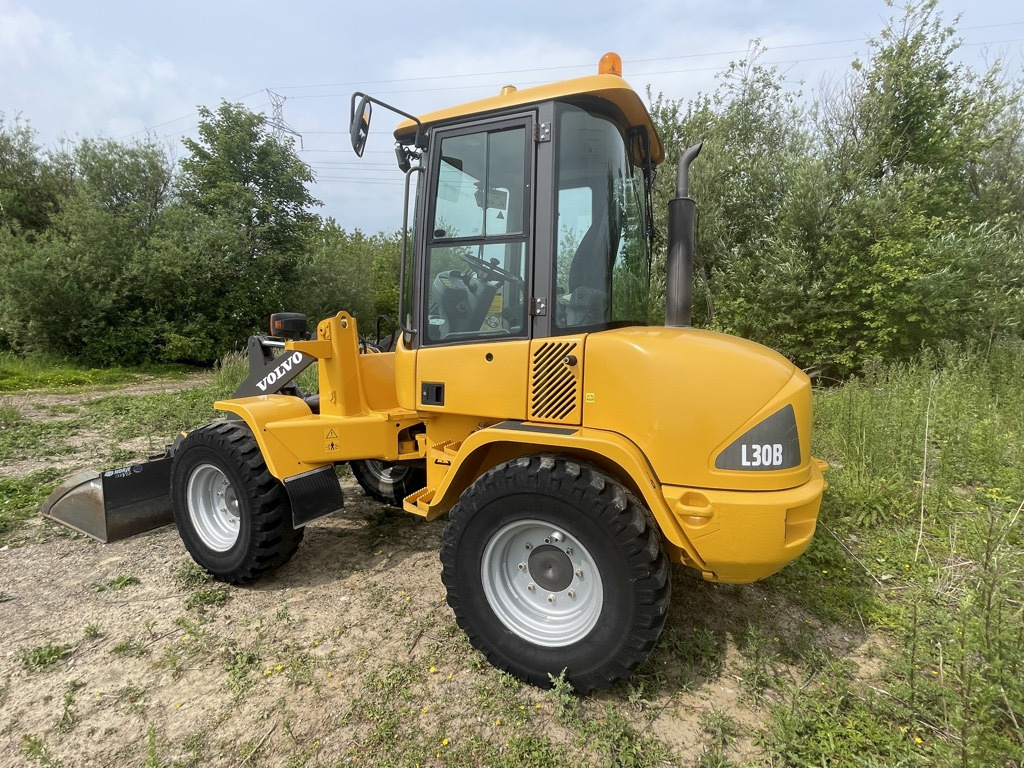 Volvo L30B PRO - Încărcător frontal pe pneuri: Foto 1 Volvo L30B PRO - Încărcător frontal pe pneuri: Foto 1