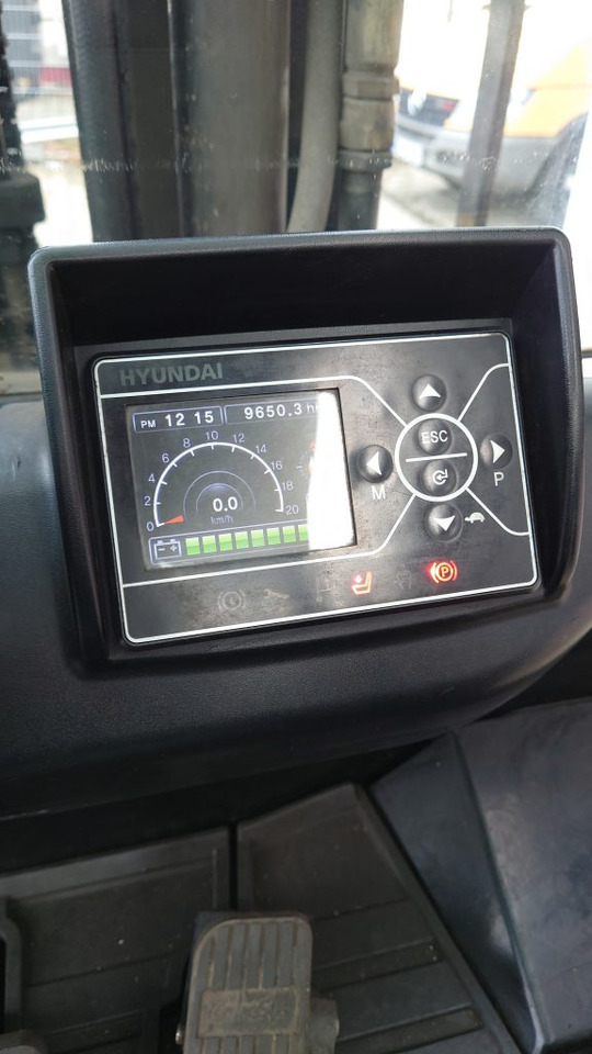 Hyundai 40B-9 - Electrostivuitor: Foto 2 Hyundai 40B-9 - Electrostivuitor: Foto 2