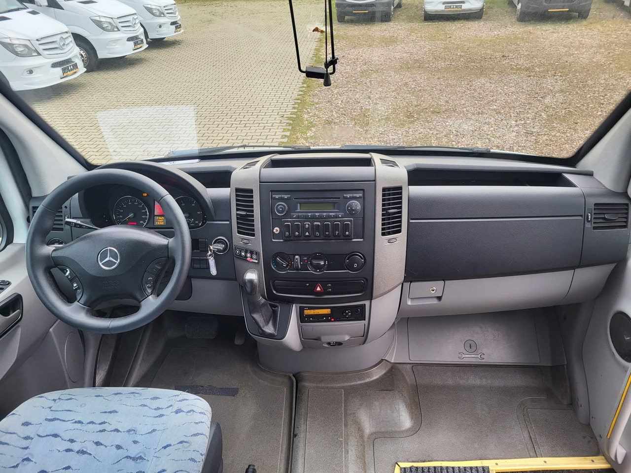 Mercedes-Benz Sprinter 518 CDI - 24 places + standing - Microbuz, Transport persoane: Foto 5 Mercedes-Benz Sprinter 518 CDI - 24 places + standing - Microbuz, Transport persoane: Foto 5