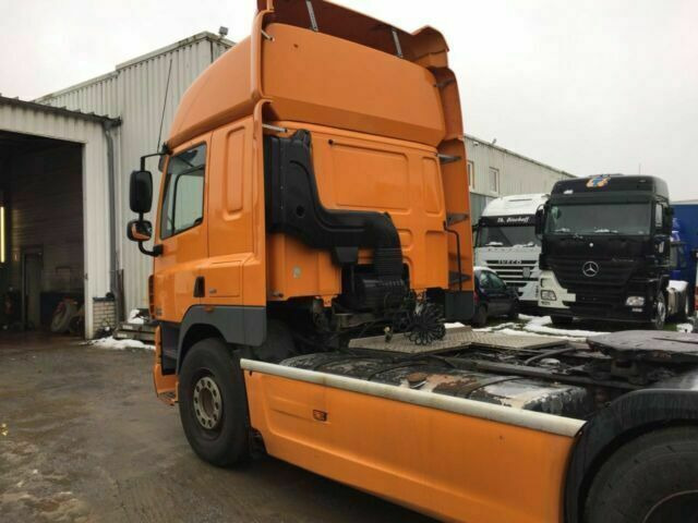 DAF CF85-410 G.Haus 2xBett ZF/Schalter 2-Kreishydr - Cap tractor: Foto 3 DAF CF85-410 G.Haus 2xBett ZF/Schalter 2-Kreishydr - Cap tractor: Foto 3