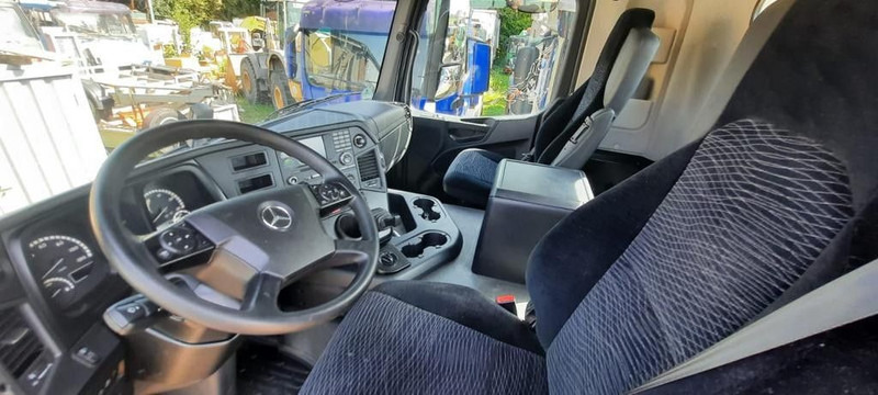 Mercedes-Benz 2043 Arocs 4x4 - Cap tractor: Foto 5 Mercedes-Benz 2043 Arocs 4x4 - Cap tractor: Foto 5