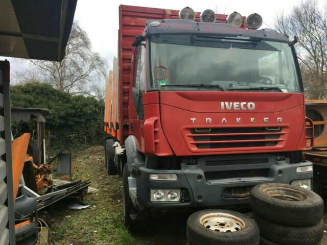 Iveco AD260T450PS 6x4 Blatt Blatt (E:5) - Camion forestier, Camion cu macara: Foto 4 Iveco AD260T450PS 6x4 Blatt Blatt (E:5) - Camion forestier, Camion cu macara: Foto 4