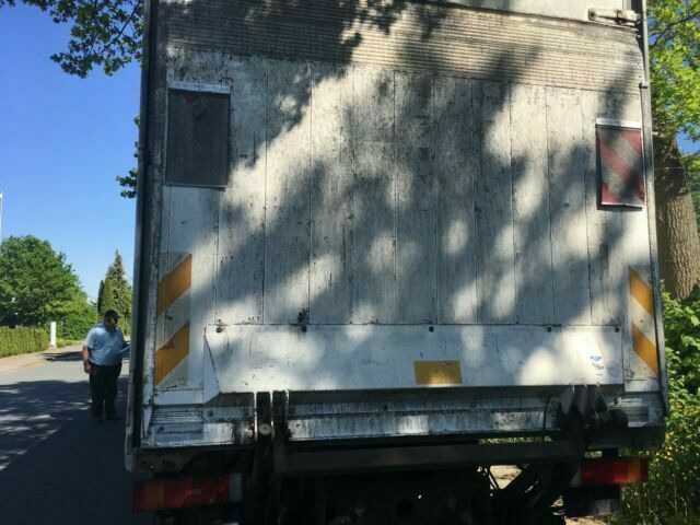 Iveco ML120 E22 Kühlkoffer LBW Deutsche Maschine - Camion frigider: Foto 4 Iveco ML120 E22 Kühlkoffer LBW Deutsche Maschine - Camion frigider: Foto 4