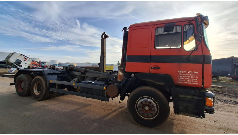 MAN 26.272 K Abroller Blatt/Blatt 6x4 - Camion cu cârlig: Foto 5 MAN 26.272 K Abroller Blatt/Blatt 6x4 - Camion cu cârlig: Foto 5