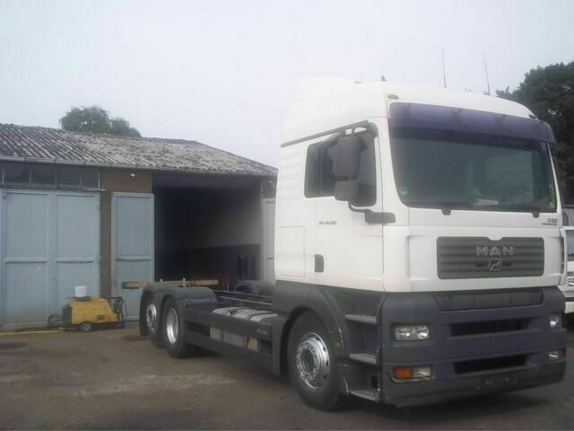MAN 26.390 Fahrgestell Schaltgetriebe - Camion şasiu: Foto 3 MAN 26.390 Fahrgestell Schaltgetriebe - Camion şasiu: Foto 3