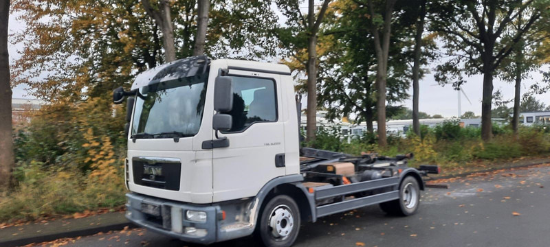 MAN TGL 8.220 Abrollkipper - Camion cu cârlig: Foto 2 MAN TGL 8.220 Abrollkipper - Camion cu cârlig: Foto 2