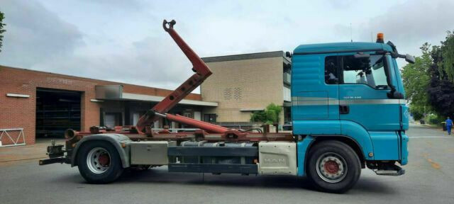 MAN TGS 18.440 Abroller mit Funk +Kran vor - Camion cu cârlig, Camion cu macara: Foto 3 MAN TGS 18.440 Abroller mit Funk +Kran vor - Camion cu cârlig, Camion cu macara: Foto 3