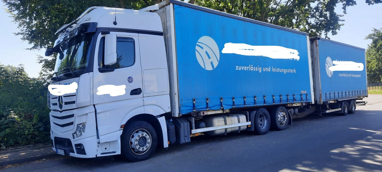 Mercedes-Benz 2642 Jumbozug Mit Hänger - Camion cu prelată: Foto 1 Mercedes-Benz 2642 Jumbozug Mit Hänger - Camion cu prelată: Foto 1