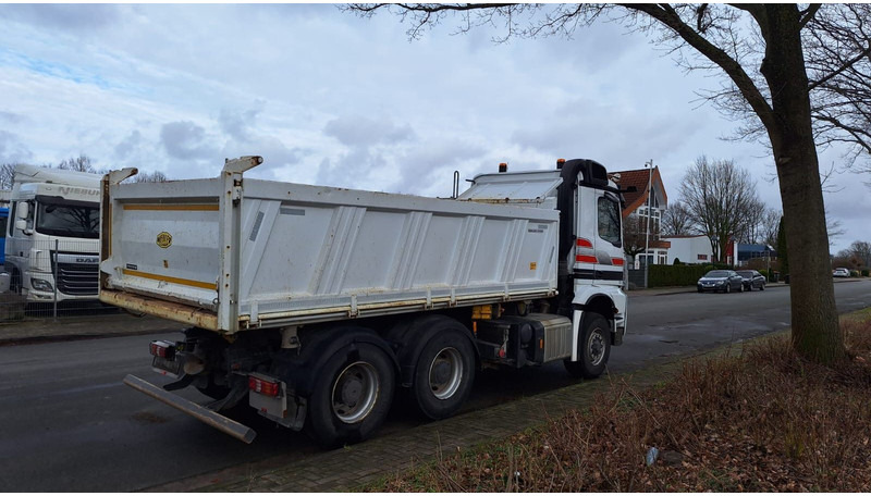 Mercedes-Benz 2651 3351K 6x6 HD Arocs 5 Nur Aufbau - Camion basculantă: Foto 5 Mercedes-Benz 2651 3351K 6x6 HD Arocs 5 Nur Aufbau - Camion basculantă: Foto 5