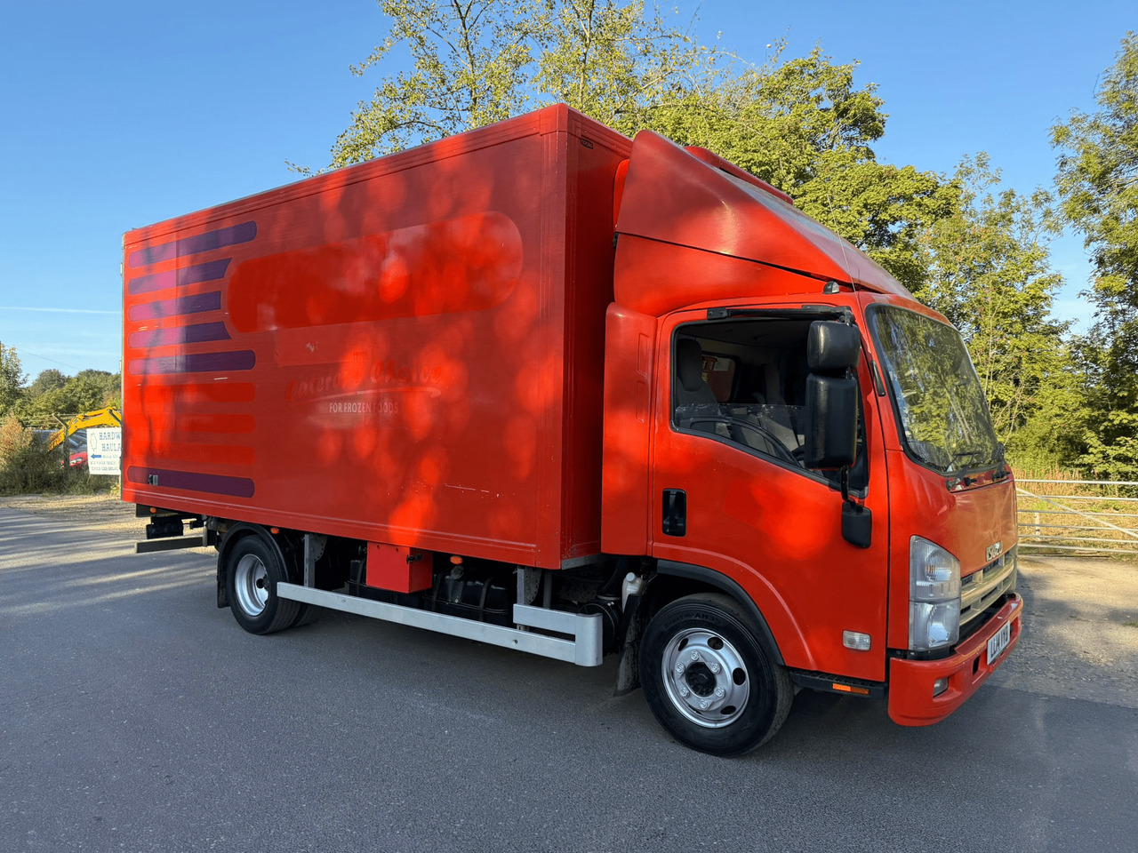 2014 Izuzu Refrigerated Truck - Camion frigider: Foto 5 2014 Izuzu Refrigerated Truck - Camion frigider: Foto 5