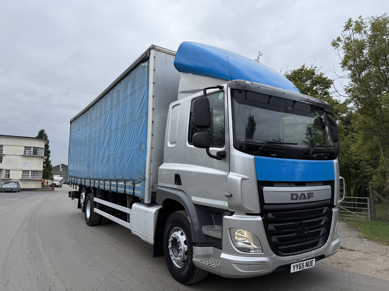 2015 DAF CF 330 Curtainside Truck - Camion cu prelată: Foto 1 2015 DAF CF 330 Curtainside Truck - Camion cu prelată: Foto 1