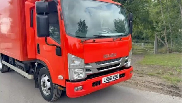2016 Izuzu Refrigerated Truck - Camion frigider: Foto 3 2016 Izuzu Refrigerated Truck - Camion frigider: Foto 3
