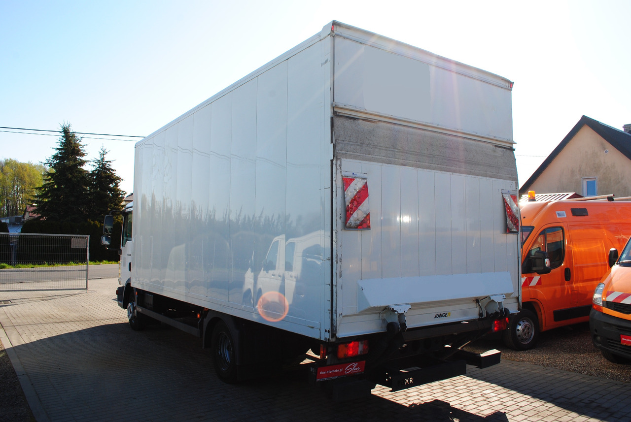MAN TGL 8.180 - Camion furgon: Foto 3 MAN TGL 8.180 - Camion furgon: Foto 3