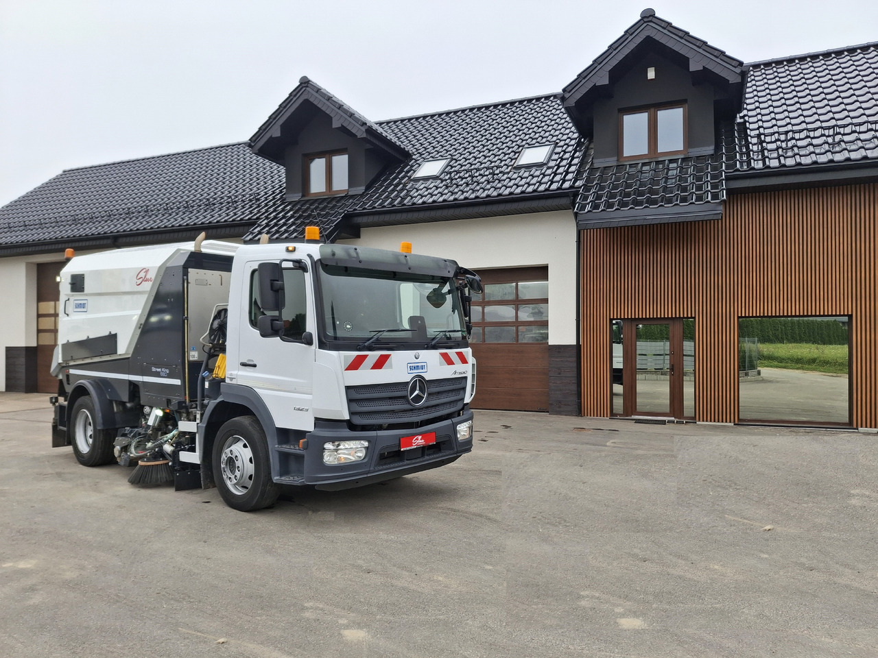 MERCEDES-BENZ Atego 1523 Zamiatarka Kehrmaschine Schmidt Street King 660 Euro 6 PM10 2 Motoren Szczotki L/R 2016r - Măturătoare stradală: Foto 1 MERCEDES-BENZ Atego 1523 Zamiatarka Kehrmaschine Schmidt Street King 660 Euro 6 PM10 2 Motoren Szczotki L/R 2016r - Măturătoare stradală: Foto 1
