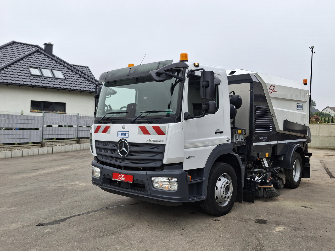 MERCEDES-BENZ Atego 1523 Zamiatarka Kehrmaschine Schmidt Street King 660 Euro 6 PM10 2 Motoren Szczotki L/R 2016r - Măturătoare stradală: Foto 2 MERCEDES-BENZ Atego 1523 Zamiatarka Kehrmaschine Schmidt Street King 660 Euro 6 PM10 2 Motoren Szczotki L/R 2016r - Măturătoare stradală: Foto 2