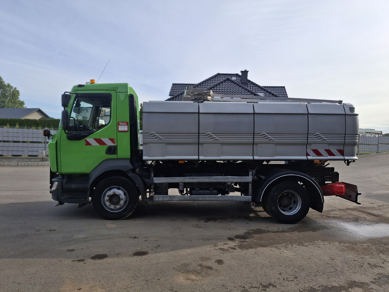 RENAULT D16 Polewaczka Karcher Straßenwaschanlage Euro 6 - Maşina comunala: Foto 5 RENAULT D16 Polewaczka Karcher Straßenwaschanlage Euro 6 - Maşina comunala: Foto 5