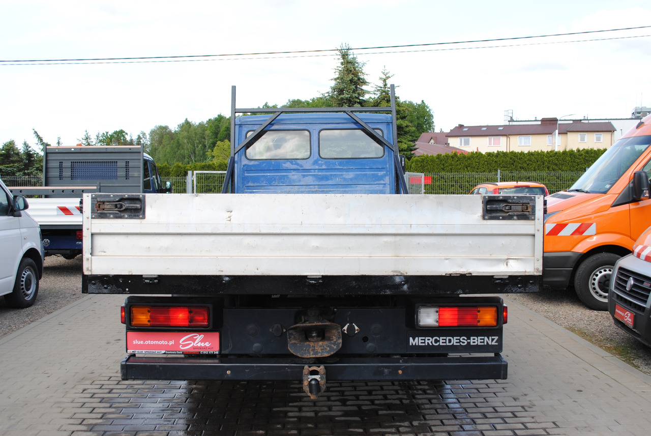 Mercedes-Benz 711D Doka Dubel Kabina Pritsche Doppelkabine - Camion platformă: Foto 3 Mercedes-Benz 711D Doka Dubel Kabina Pritsche Doppelkabine - Camion platformă: Foto 3