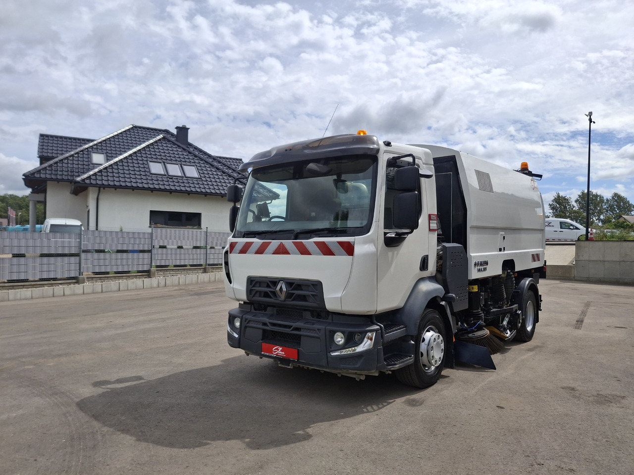 RENAULT D16 Zamiatarka Kehrmaschine FAUN Euro 6 PM10 Szczotki L/R Karcher Rura Do Liści 2 Motoren - Măturătoare stradală: Foto 2 RENAULT D16 Zamiatarka Kehrmaschine FAUN Euro 6 PM10 Szczotki L/R Karcher Rura Do Liści 2 Motoren - Măturătoare stradală: Foto 2