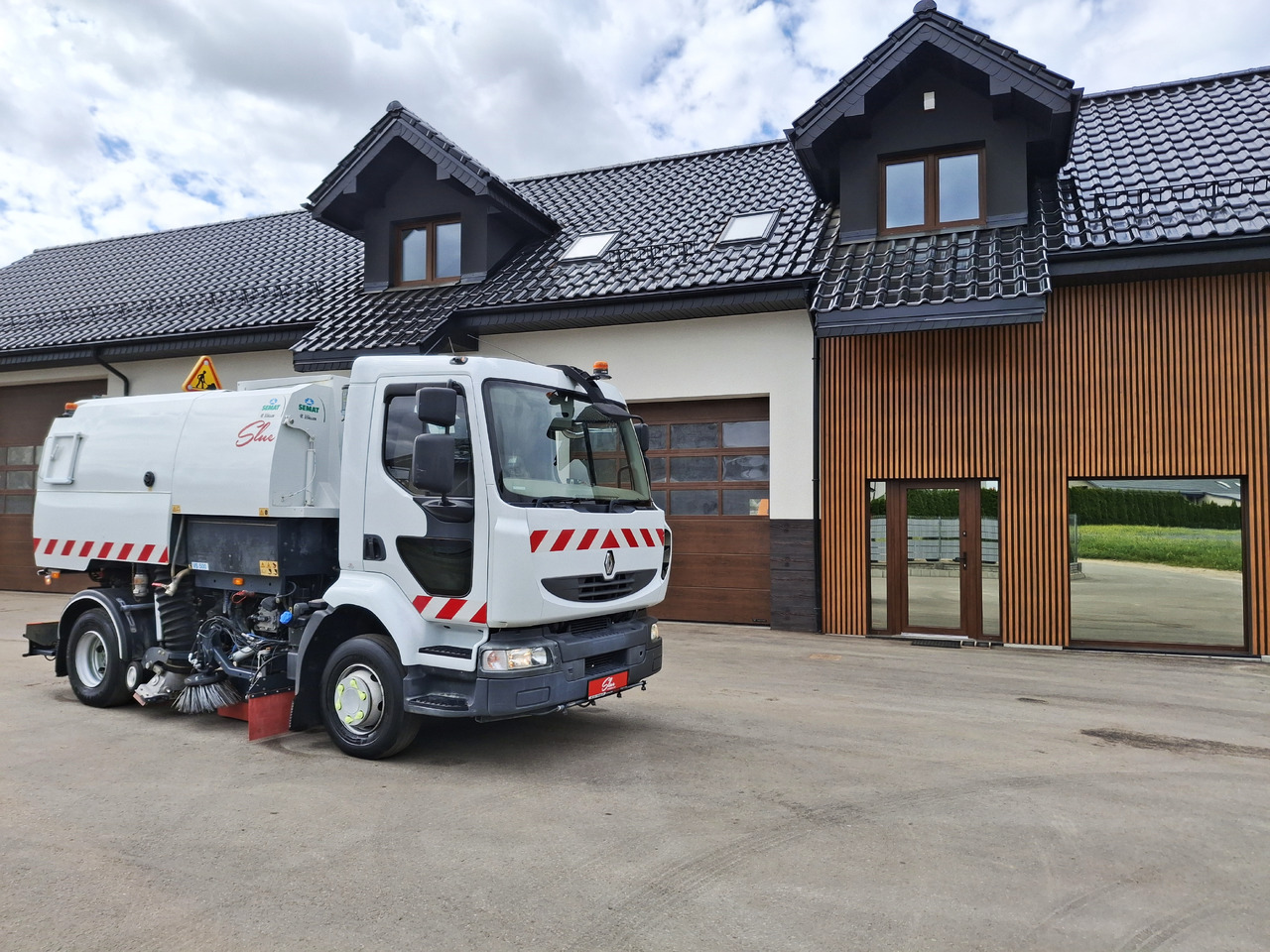 RENAULT Midlum 220 Zamiatarka Johnston VS500 Szczotki L/R Obie Strony Napęd Hydrostatyczny 2012r - Măturătoare stradală: Foto 1 RENAULT Midlum 220 Zamiatarka Johnston VS500 Szczotki L/R Obie Strony Napęd Hydrostatyczny 2012r - Măturătoare stradală: Foto 1