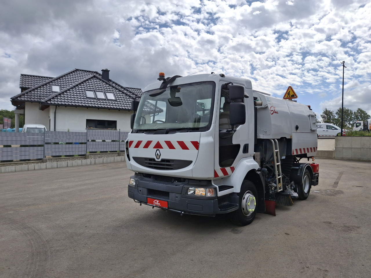 RENAULT Midlum 220 Zamiatarka Johnston VS500 Szczotki L/R Obie Strony Napęd Hydrostatyczny 2012r - Măturătoare stradală: Foto 3 RENAULT Midlum 220 Zamiatarka Johnston VS500 Szczotki L/R Obie Strony Napęd Hydrostatyczny 2012r - Măturătoare stradală: Foto 3