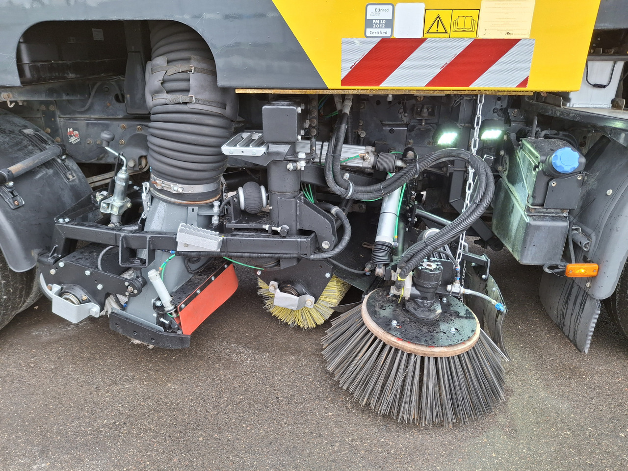 Măturătoare stradală Renault Midlum 270 DXI Zamiatarka Kehrmaschine Schmidt L/R 2 Motoren: Foto 10 Măturătoare stradală Renault Midlum 270 DXI Zamiatarka Kehrmaschine Schmidt L/R 2 Motoren: Foto 10