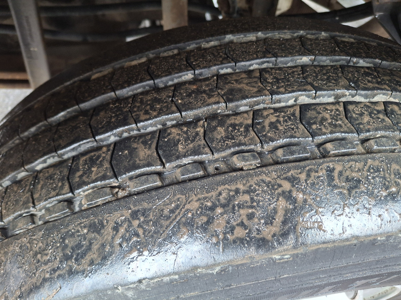 Măturătoare stradală Renault Midlum 270 DXI Zamiatarka Kehrmaschine Schmidt L/R 2 Motoren: Foto 14 Măturătoare stradală Renault Midlum 270 DXI Zamiatarka Kehrmaschine Schmidt L/R 2 Motoren: Foto 14