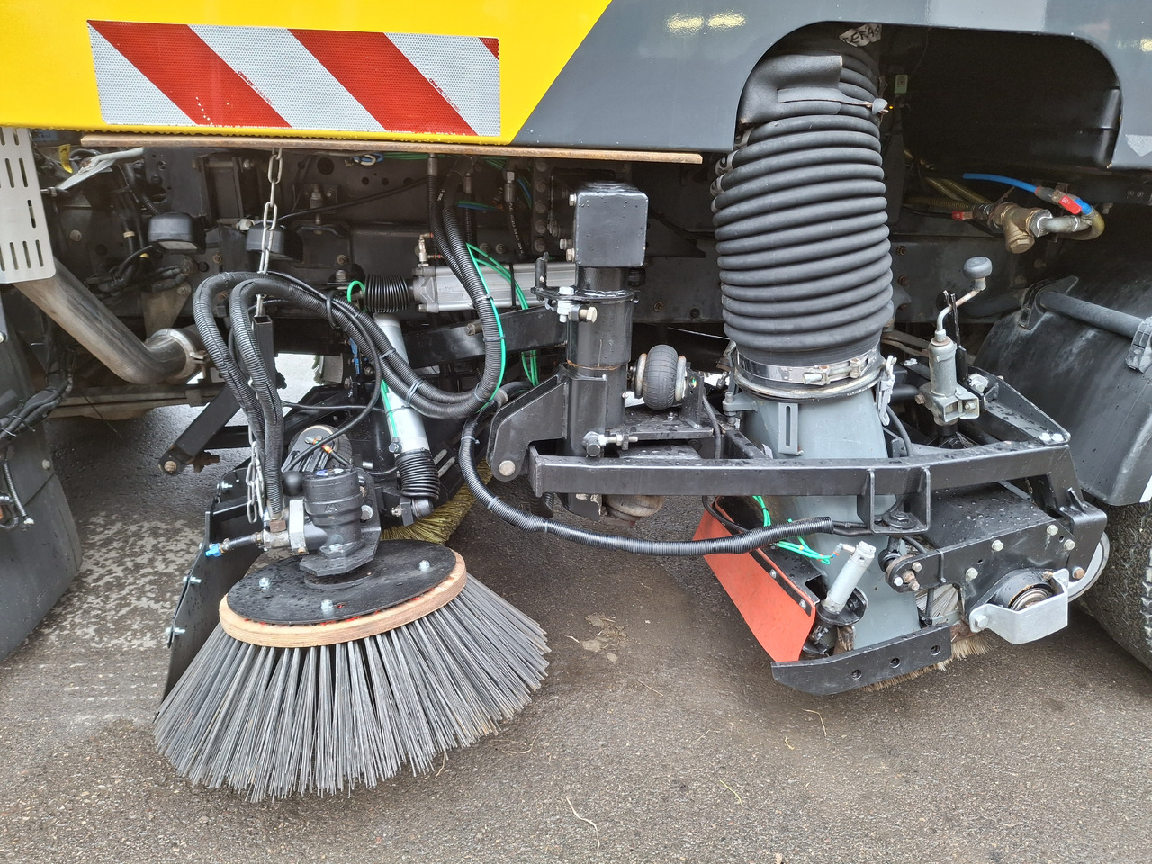 Măturătoare stradală Renault Midlum 270 DXI Zamiatarka Kehrmaschine Schmidt L/R 2 Motoren: Foto 13 Măturătoare stradală Renault Midlum 270 DXI Zamiatarka Kehrmaschine Schmidt L/R 2 Motoren: Foto 13